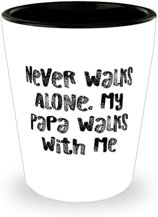 Nikad ne hodam sam, moj tata hoda sa mnom čaša, poklon tati od kćeri, jedinstvena keramička šalica za tatu